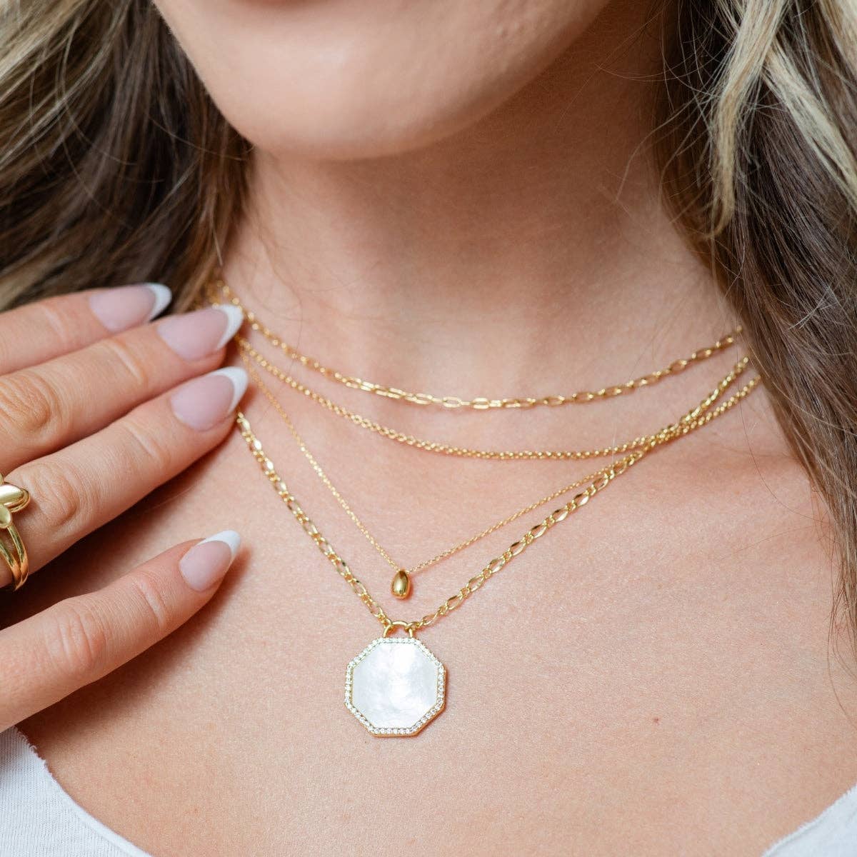 Delicate Layered Teardrop Necklace – Elegant & Minimal