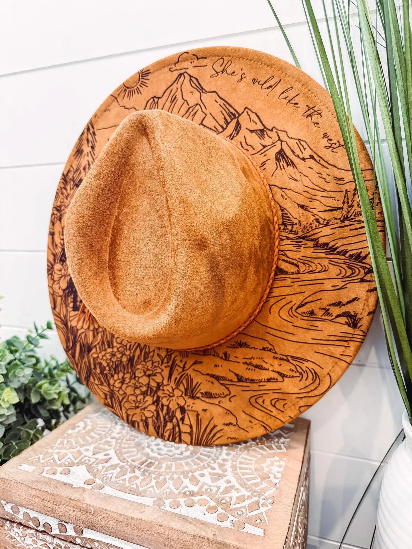 Engraved Horse Mountain Hat