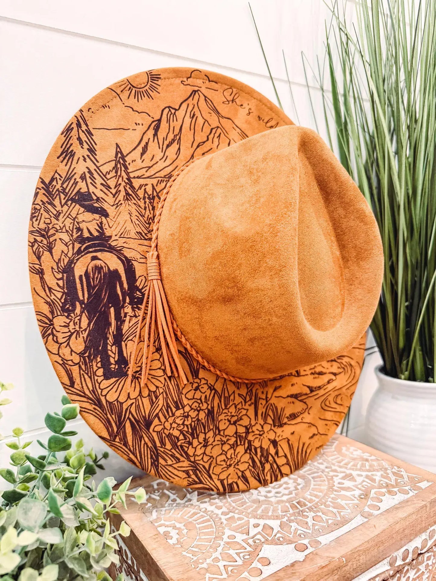 Engraved Horse Mountain Hat
