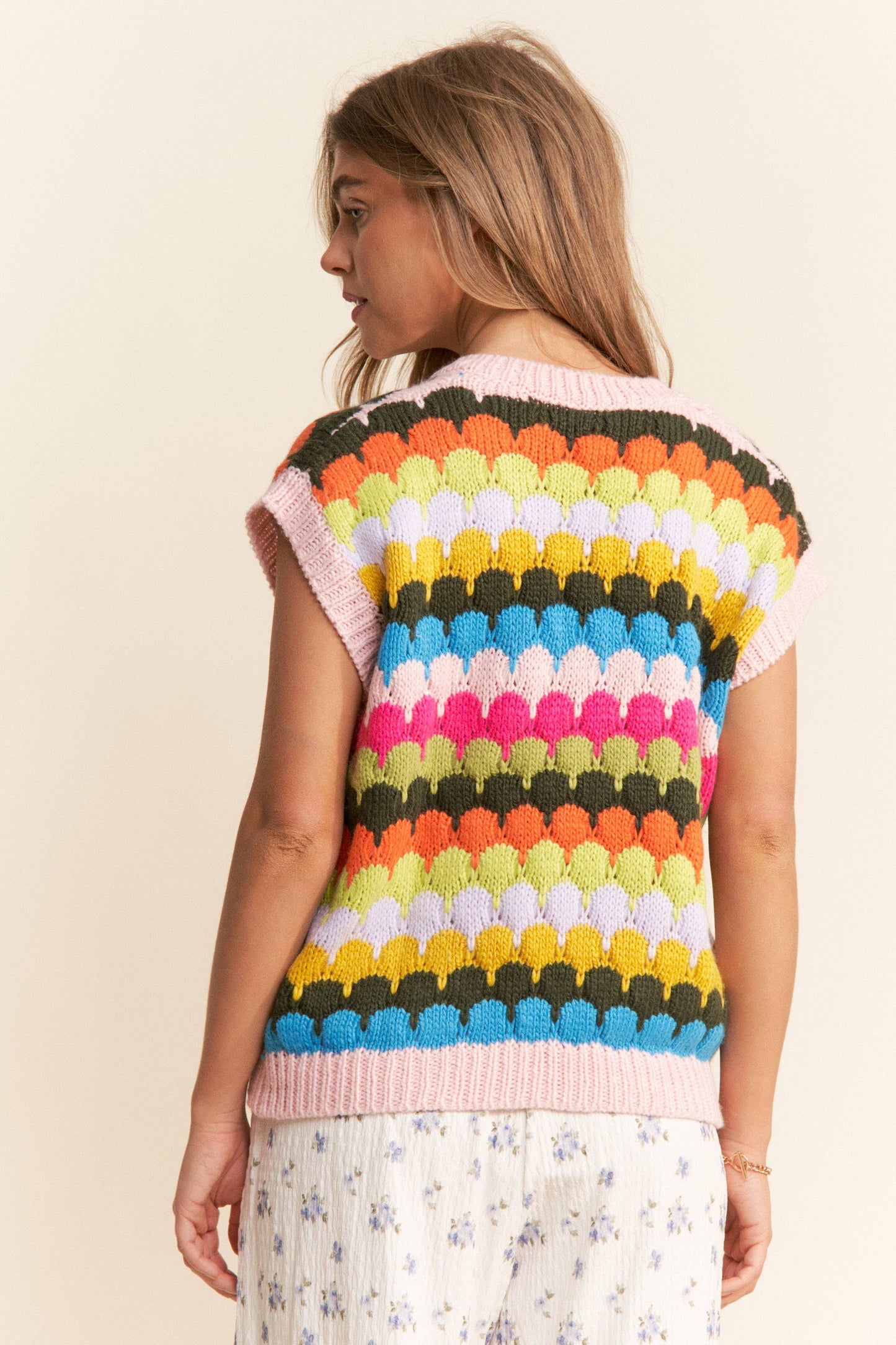 Mulitcolor Fish Scales Design Knit Vest