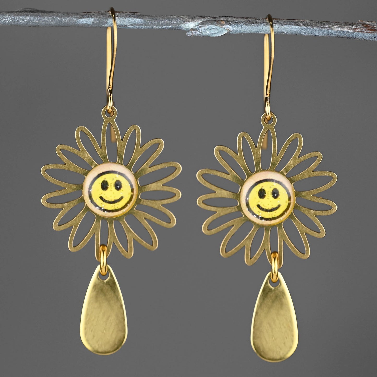 Flower & Petal Drop w/ Picture Earrings (butterfly)