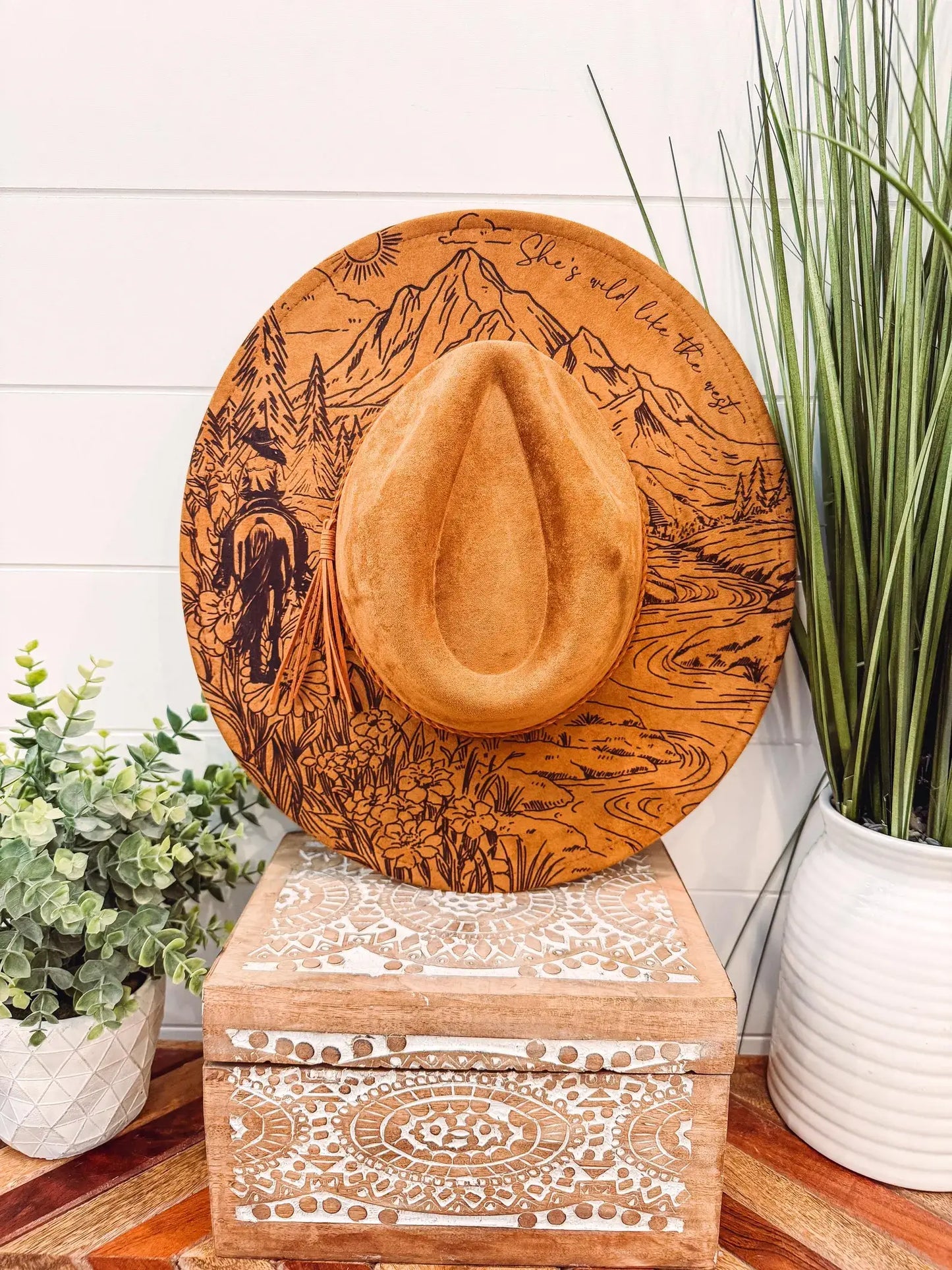 Engraved Horse Mountain Hat