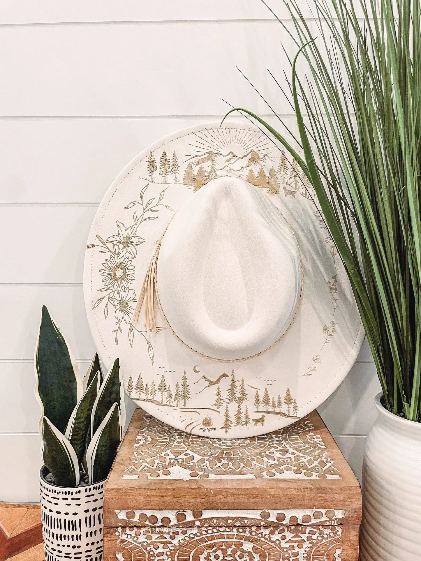 Engraved Floral Mountain Hat
