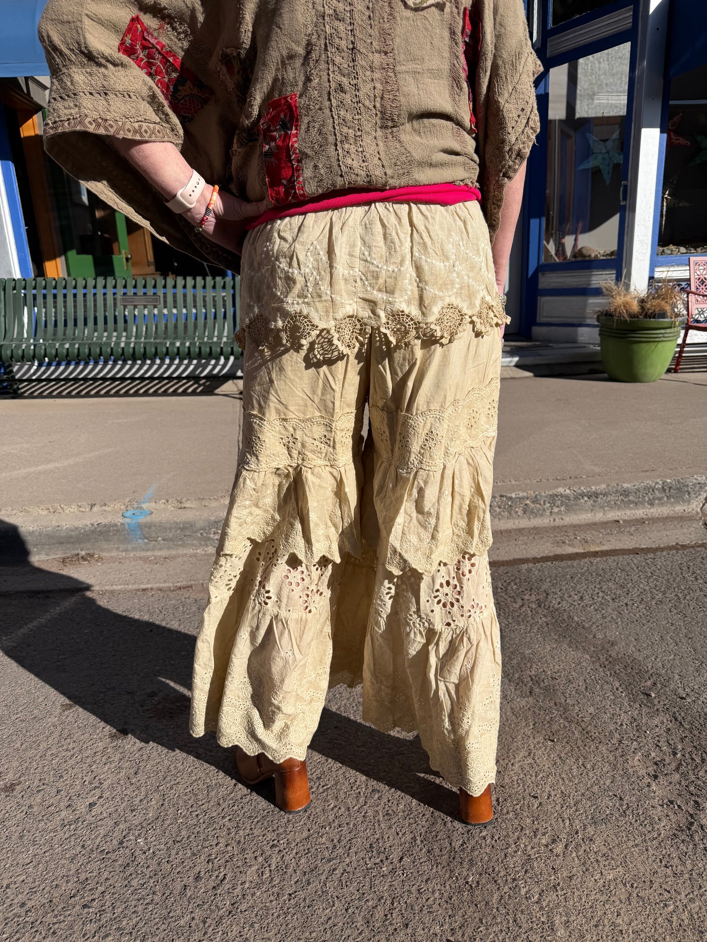 Frill Seeker Pants - Tea Stain