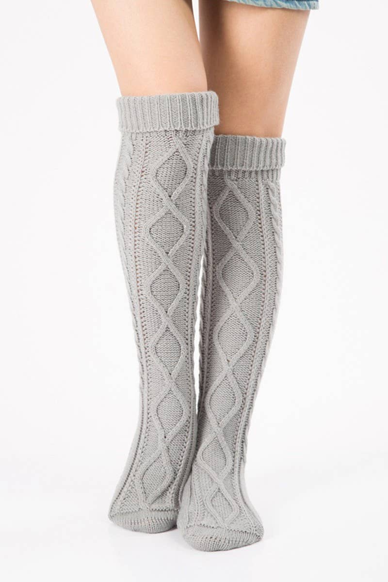 CABLE KNIT SOCKS