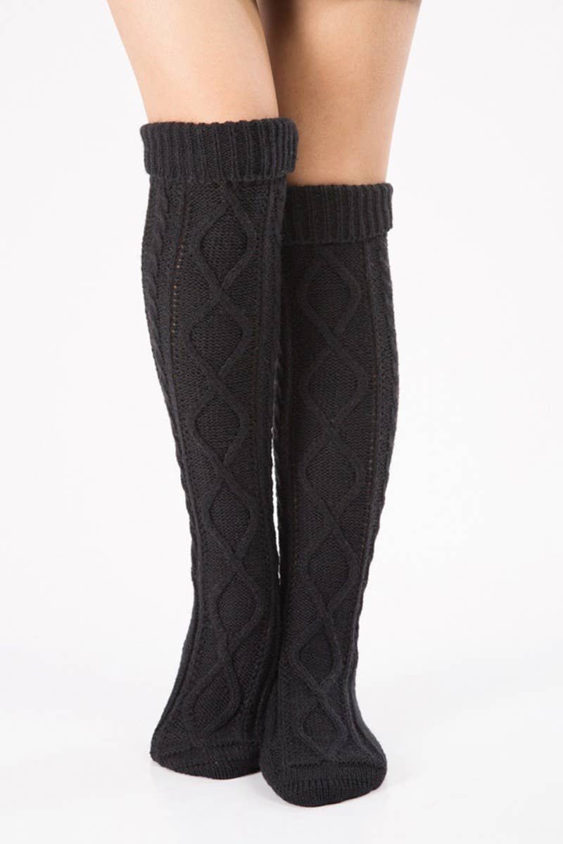 CABLE KNIT SOCKS