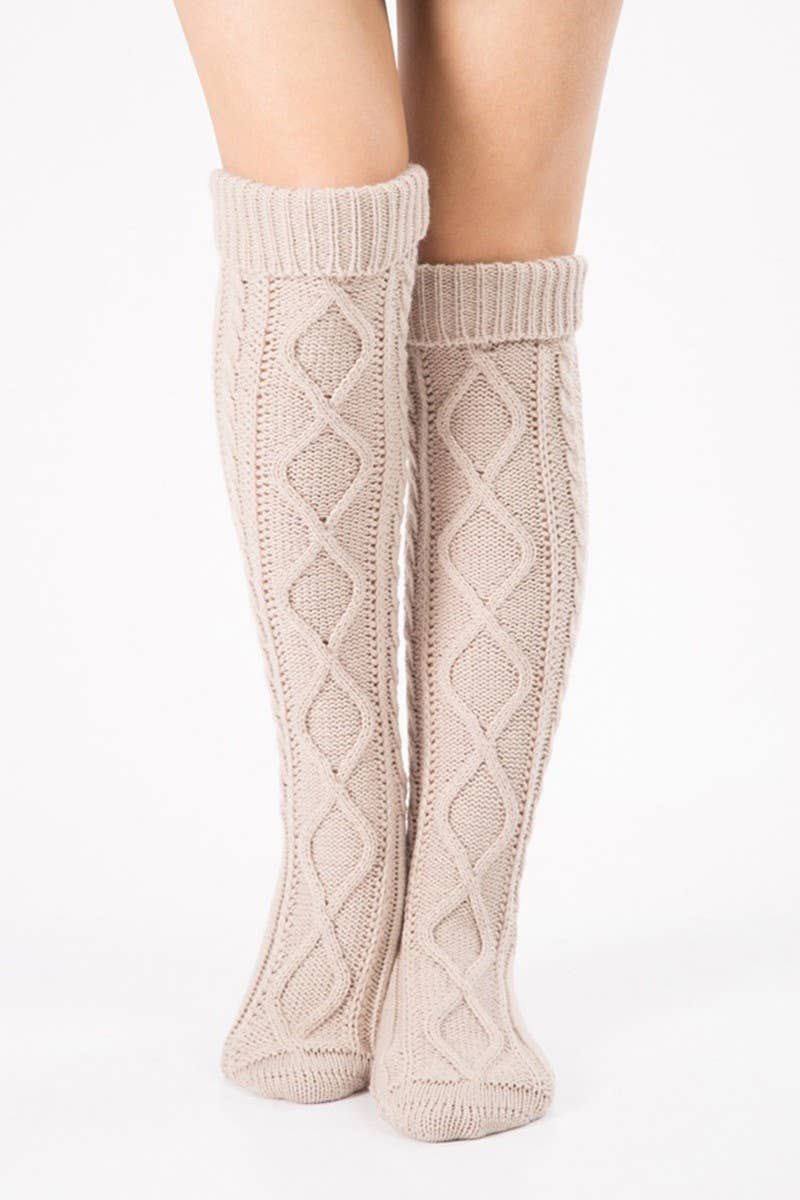 CABLE KNIT SOCKS